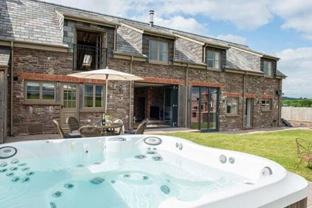 Houses with a Hot Tub